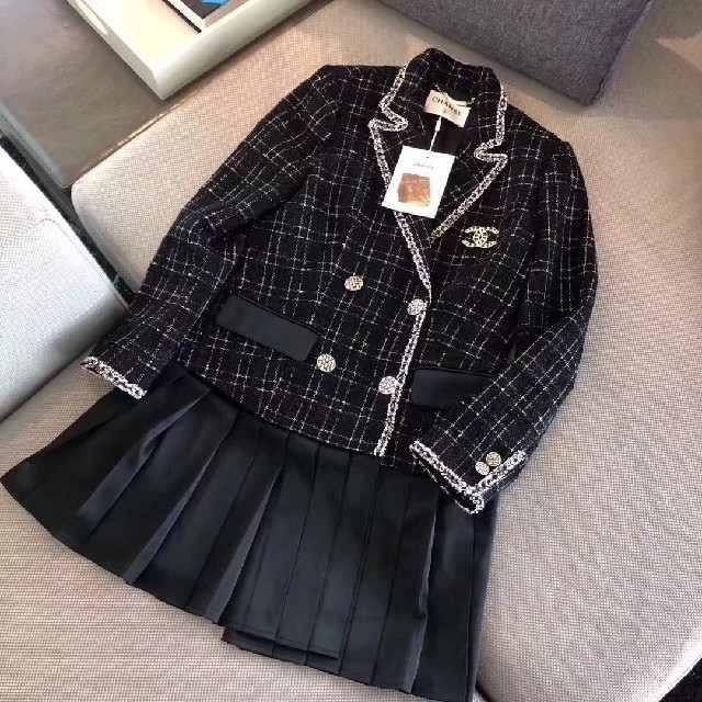 CHANEL - 服セット ファッションの通販 by シヨユ's shop｜シャネルならラクマ