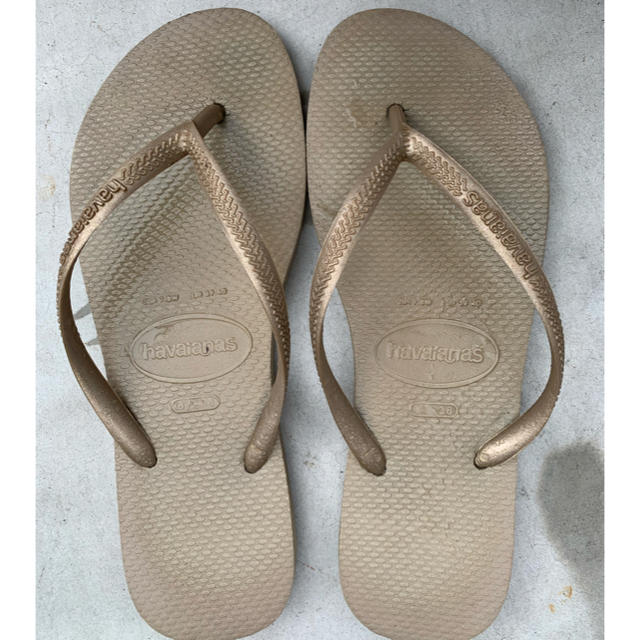 havaianas(ハワイアナス)のビーチサンダル ゴールド hawaianasu ハワイアナス レディースの靴/シューズ(ビーチサンダル)の商品写真