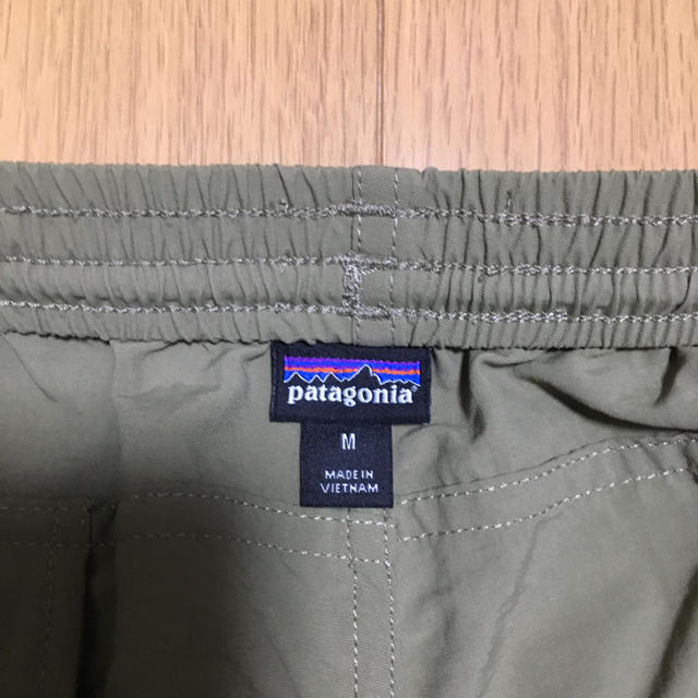 patagonia(パタゴニア)のパタゴニア  バギーズパンツ カーキ サイズM メンズのパンツ(その他)の商品写真