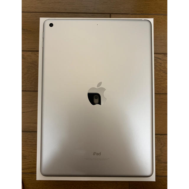 iPad 第6世代 WiFiモデル MR7K2J/A 128GB 保護ケース付 2