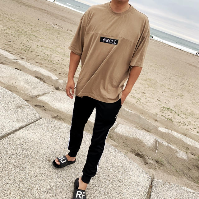 MSGM(エムエスジイエム)の秋冬新作☆LUSSO SURF LAオーバーサイズTシャツ Lサイズ wtw メンズのトップス(Tシャツ/カットソー(半袖/袖なし))の商品写真