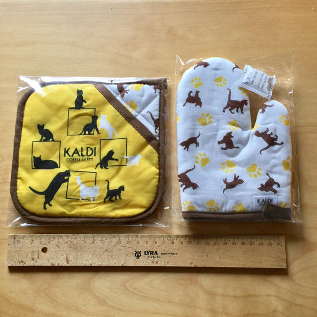 KALDI(カルディ)のカルディ　猫　鍋敷&ミトン　バッグ ハンドメイドの生活雑貨(キッチン小物)の商品写真