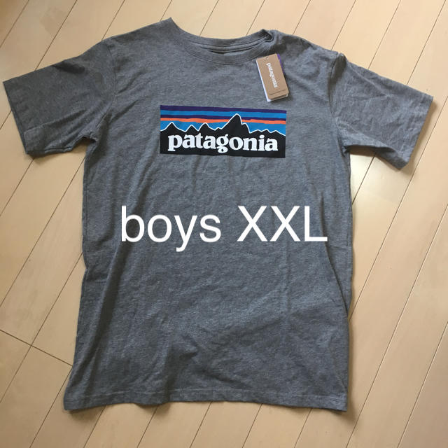 patagonia(パタゴニア)のPatagonia パタゴニア Tシャツ ボーイズ boy’s P-Logo  キッズ/ベビー/マタニティのキッズ服男の子用(90cm~)(Tシャツ/カットソー)の商品写真