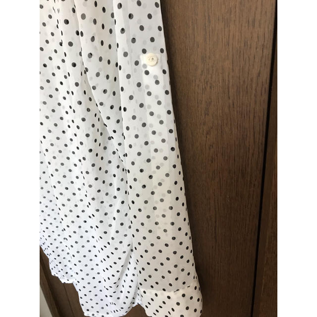 ドット柄 長袖ホワイトシャツ レディースのトップス(シャツ/ブラウス(長袖/七分))の商品写真