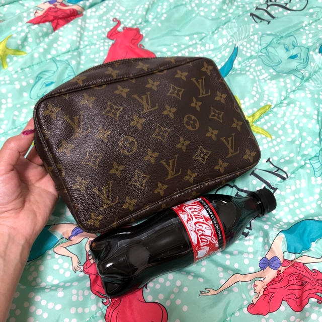 VUITTON メイクポーチ