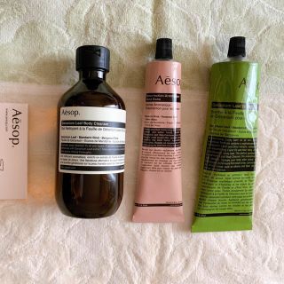 イソップ(Aesop)の新品未使用。Aesopイソップのセット！袋も付いてお得です！(ボディクリーム)