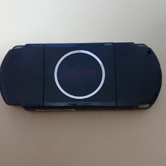 PlayStation Portable(プレイステーションポータブル)の【動作OK+メモステ付】PSP-3000 限定本体レッド/ブラック エンタメ/ホビーのゲームソフト/ゲーム機本体(携帯用ゲーム機本体)の商品写真