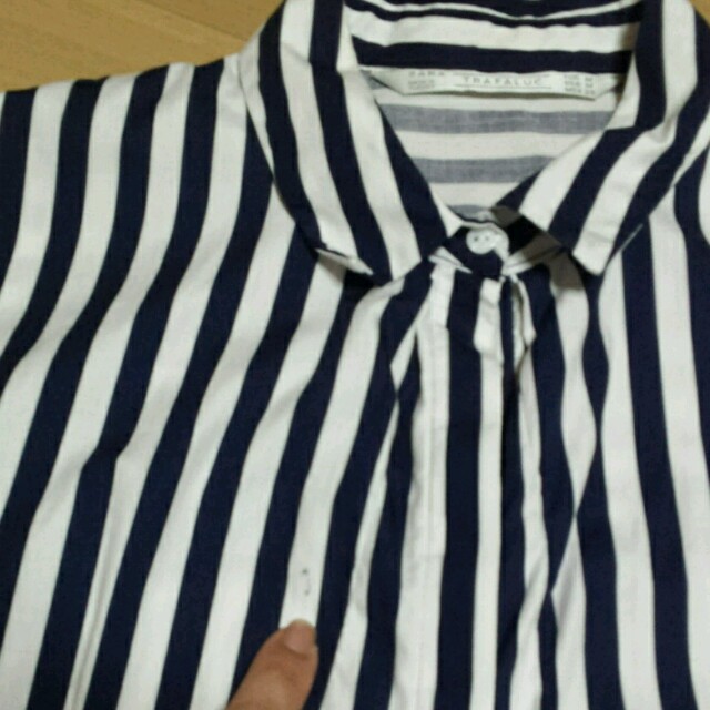 ZARA(ザラ)のZARA ストライプシャツ レディースのトップス(シャツ/ブラウス(半袖/袖なし))の商品写真