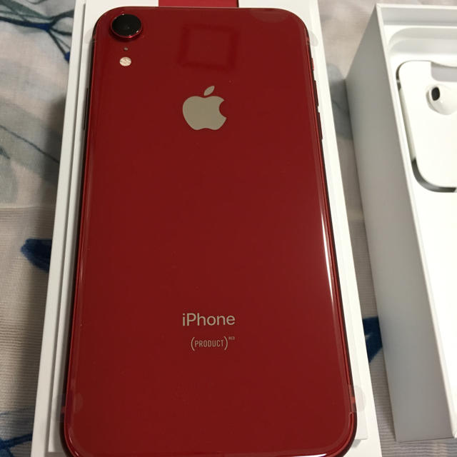 iPhone XR レッド 64 GB au