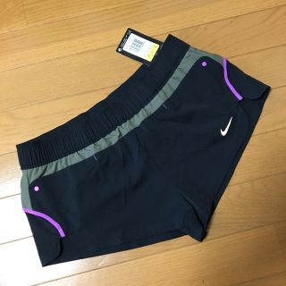 ナイキ(NIKE)の新品 NIKE パンツ  定価4200(ショートパンツ)