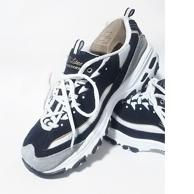 SKECHERS(スケッチャーズ)の
定10789円限定希少!スケッチャーズ高性能ダッドスニーカー黒白金！28


 メンズの靴/シューズ(スニーカー)の商品写真