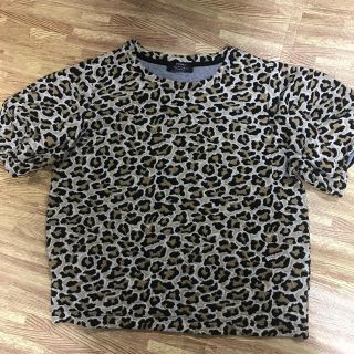 ベルシュカ(Bershka)のヒョウ柄パフスリーブ(カットソー(半袖/袖なし))