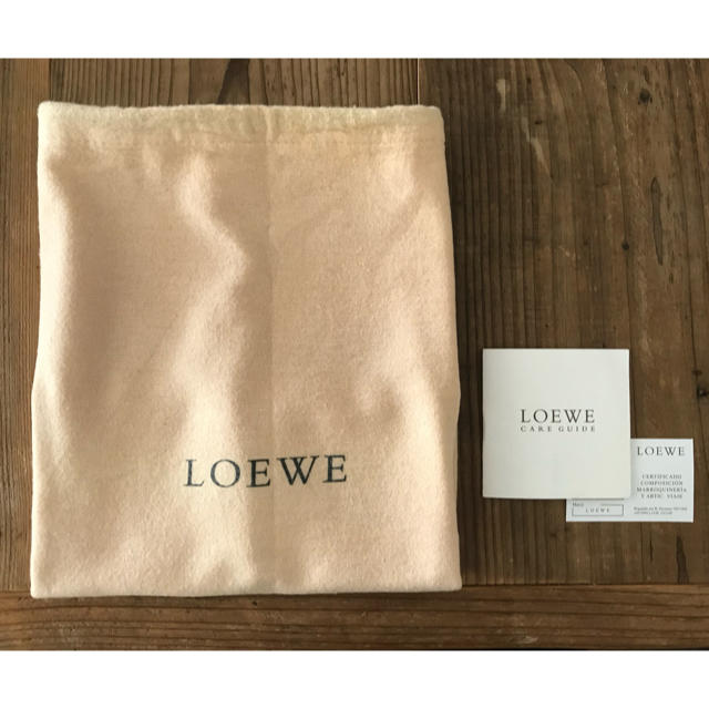 ロエベ (LOEWE) ナッパレザー ALA トートバッグ ロエベ (LOEWE) ナッパレザー ALA トートバッグ