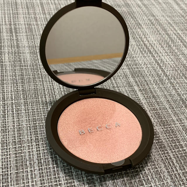 BECCA パウダー