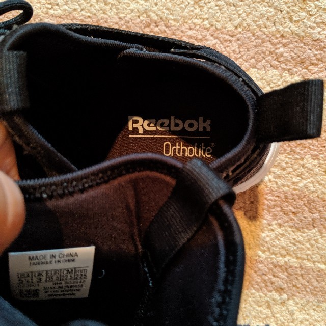 Reebok(リーボック)の【Reebok】スニーカー【22.5センチ】 レディースの靴/シューズ(スニーカー)の商品写真