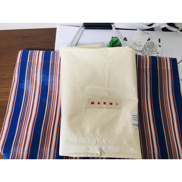 Marni(マルニ)の【新品 未使用】マルニ フラワーカフェ ストライプバッグ〔ネイビー〕 レディースのバッグ(トートバッグ)の商品写真