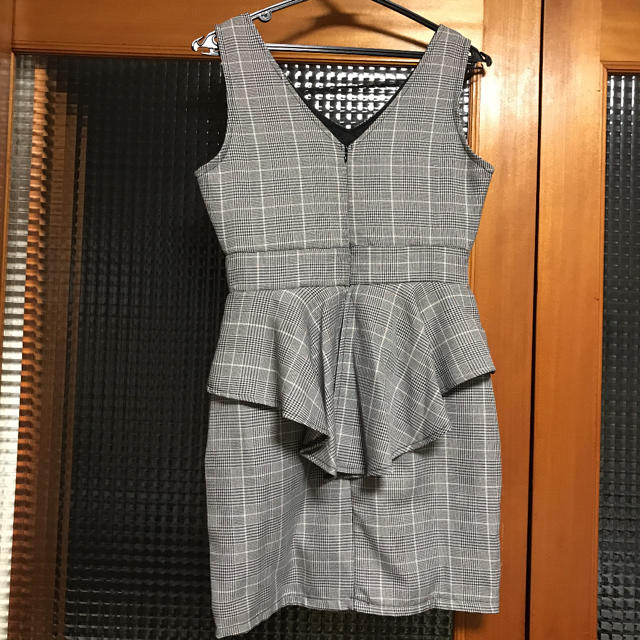 ワンピース Tearly ミニワンピ チェック グレー ヘブラム ビジュー レディースのフォーマル/ドレス(ミニドレス)の商品写真