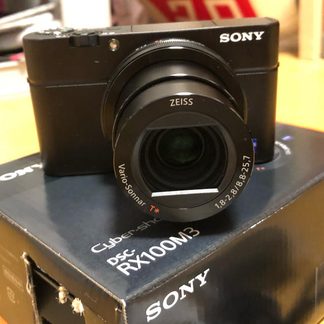 SONY(ソニー)の【新品同様】SONY Cyber-shot DSC-RX100M3 スマホ/家電/カメラのカメラ(コンパクトデジタルカメラ)の商品写真