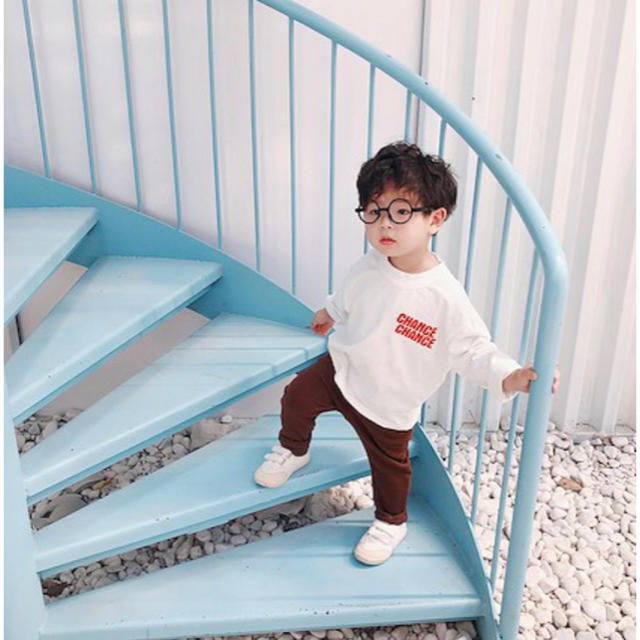 カラー ロゴ シャツ /  white 90 キッズ/ベビー/マタニティのキッズ服男の子用(90cm~)(Tシャツ/カットソー)の商品写真