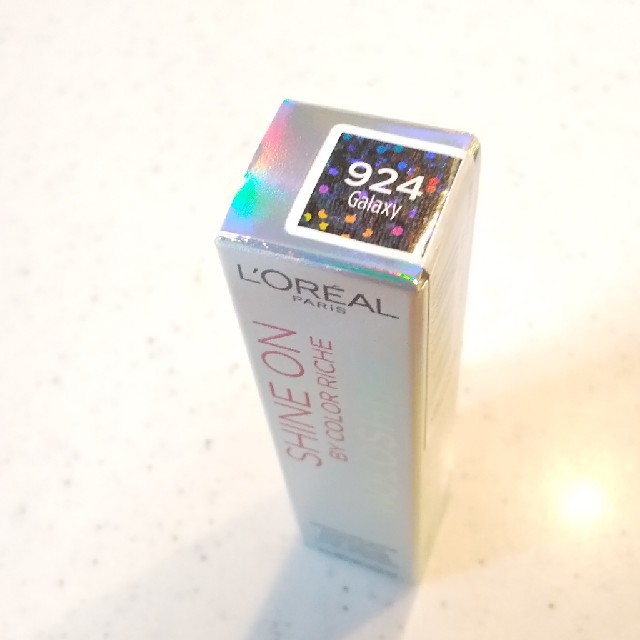 L'Oreal Paris(ロレアルパリ)の新品 ロレアル パリ リップ シャインオン 924 スターギャラクシー 

 コスメ/美容のベースメイク/化粧品(口紅)の商品写真