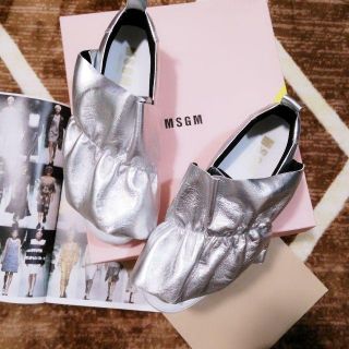 エムエスジイエム(MSGM)のMSGM☆美品☆フリルスリッポン(スリッポン/モカシン)