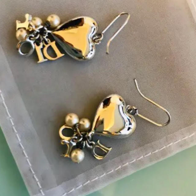 Christian Dior - Christian Dior ハートピアスの通販 by ひーや's