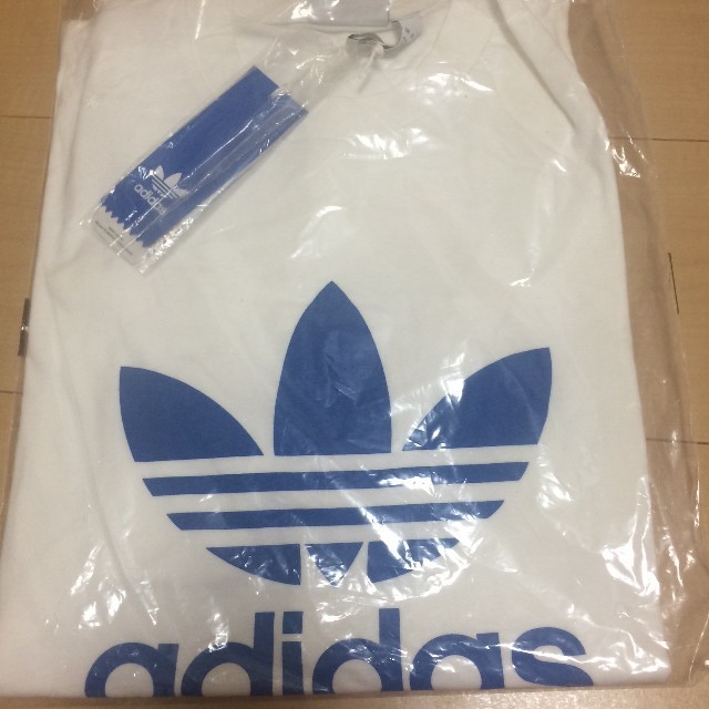 adidas(アディダス)の新品 アディダス ビッグTシャツ ブルー 青 白 ホワイト メンズのトップス(Tシャツ/カットソー(半袖/袖なし))の商品写真