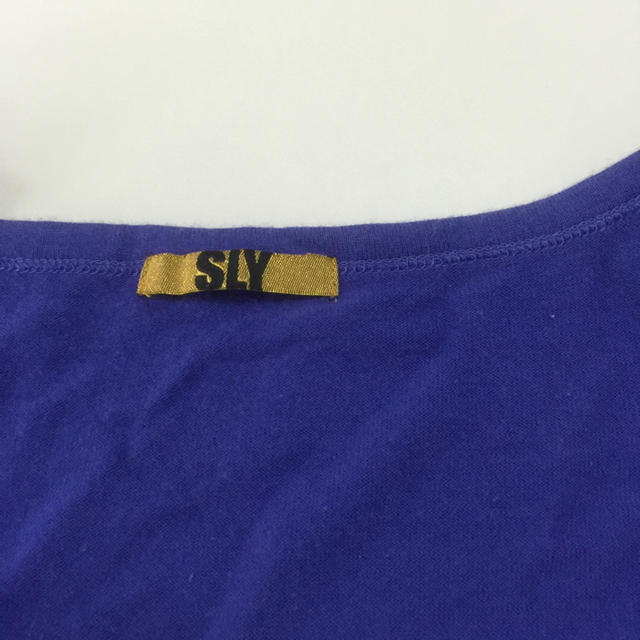 SLY(スライ)のSLY.ブルーTシャツ レディースのトップス(Tシャツ(半袖/袖なし))の商品写真