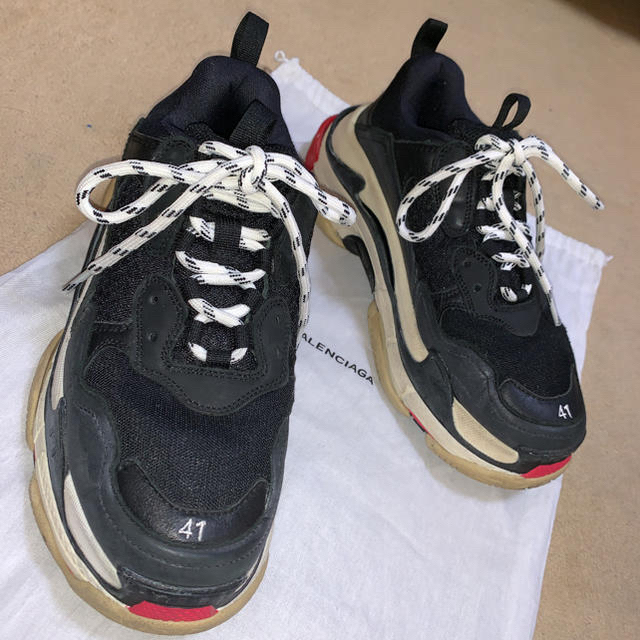 Balenciaga(バレンシアガ)のBLENCIAGA Triple S Black×Red 41 バレンシアガ メンズの靴/シューズ(スニーカー)の商品写真