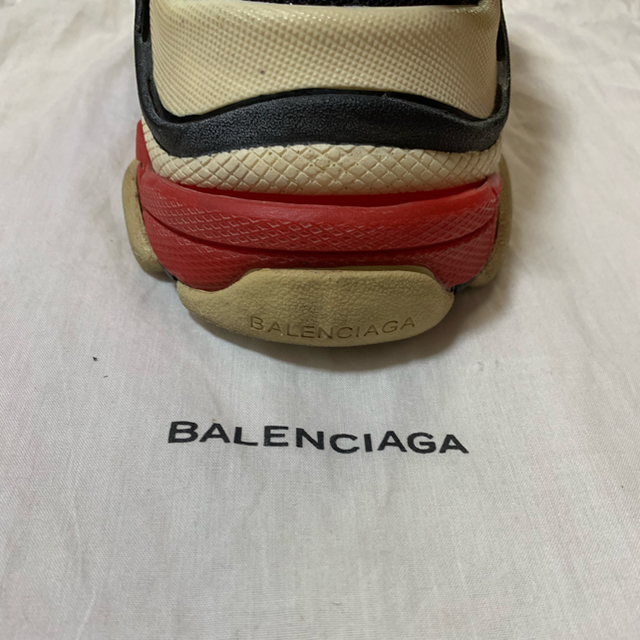 Balenciaga(バレンシアガ)のBLENCIAGA Triple S Black×Red 41 バレンシアガ メンズの靴/シューズ(スニーカー)の商品写真