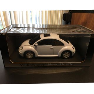 フォルクスワーゲン(Volkswagen)の1/18フォルクスワーゲン■ニュービートル■オートアート(ミニカー)