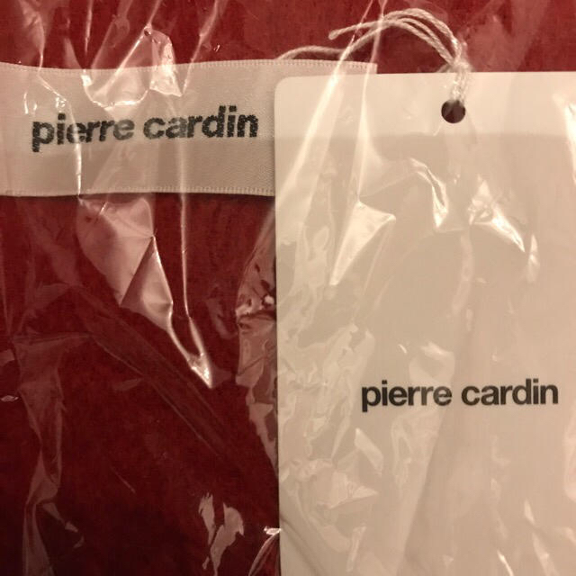 pierre cardin(ピエールカルダン)の真っ赤なマフラー レディースのファッション小物(マフラー/ショール)の商品写真