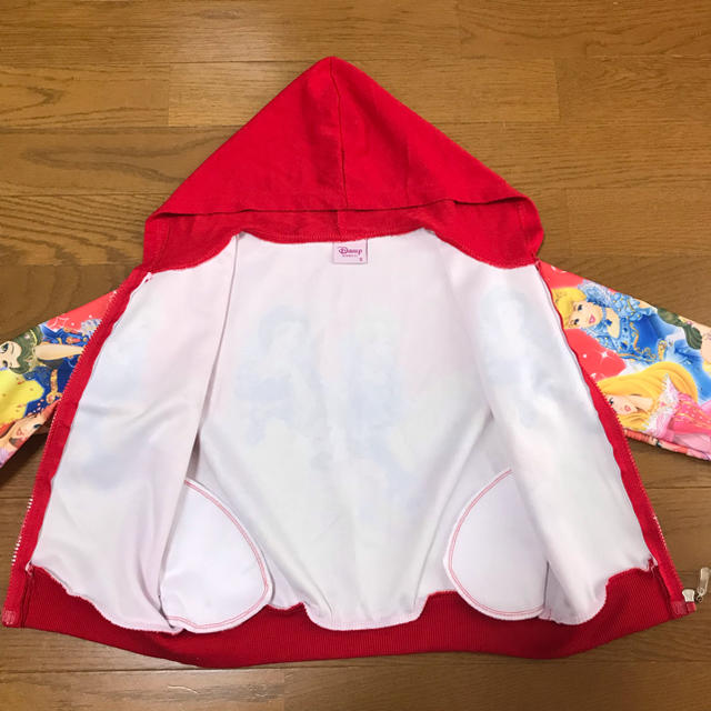 ディズニープリンセス パーカー フーディー Sサイズ 100/110 キッズ/ベビー/マタニティのキッズ服女の子用(90cm~)(ジャケット/上着)の商品写真