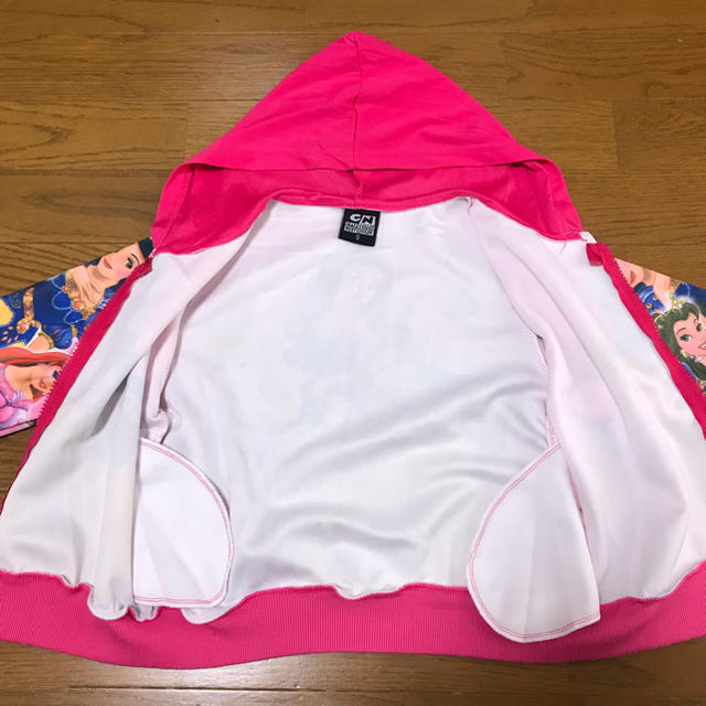 ディズニープリンセス パーカー ピンク S 100 110 フーディー キッズ/ベビー/マタニティのキッズ服女の子用(90cm~)(ジャケット/上着)の商品写真