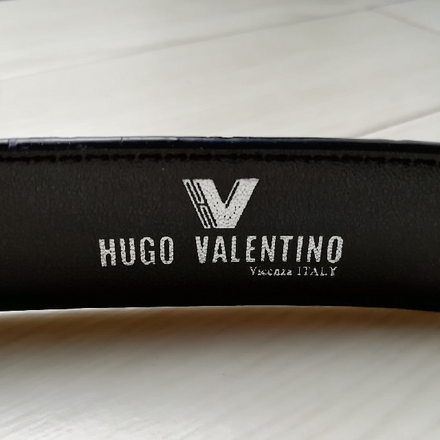 VARENTINE(ヴァレンティーン)のHUGO VALENTINO　クロコダイル風艶あり4連ベルト メンズのファッション小物(ベルト)の商品写真