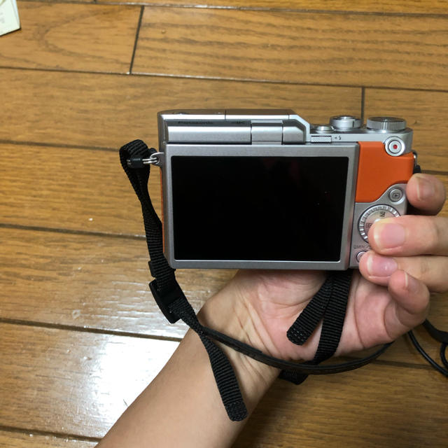 パナソニック LUMIX DC- GF9W ダブルレンズキット  スマホ/家電/カメラのカメラ(ミラーレス一眼)の商品写真