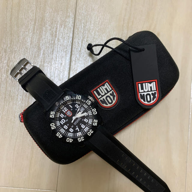 23㎝ケースの厚さluminox ルミノックス  3050