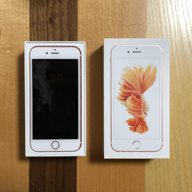 Apple(アップル)のiPhone6s 16GB ローズゴールド SIMフリー スマホ/家電/カメラのスマートフォン/携帯電話(スマートフォン本体)の商品写真