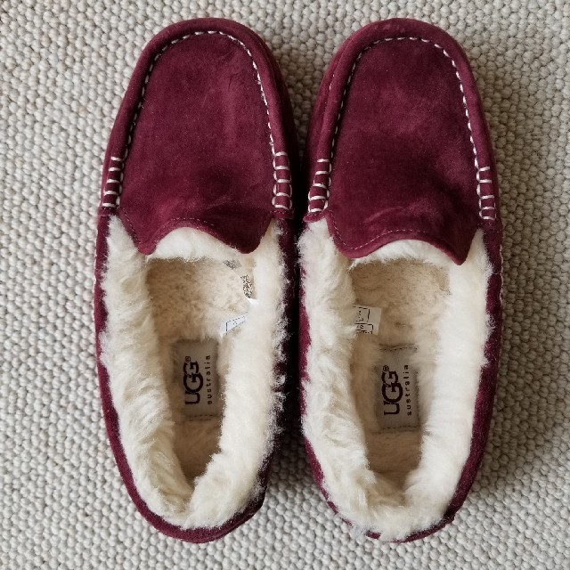 【未使用】UGG アグ　モカシン　22.0のサムネイル