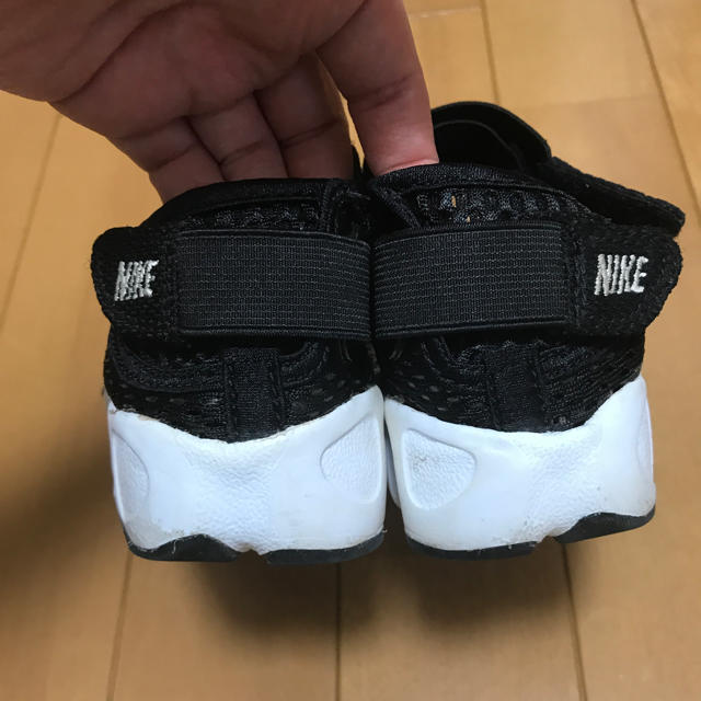 NIKE(ナイキ)のNIKEナイキ☆エアリフトキッズ18cm 人気スニーカーアディダス キッズ/ベビー/マタニティのキッズ靴/シューズ(15cm~)(スニーカー)の商品写真