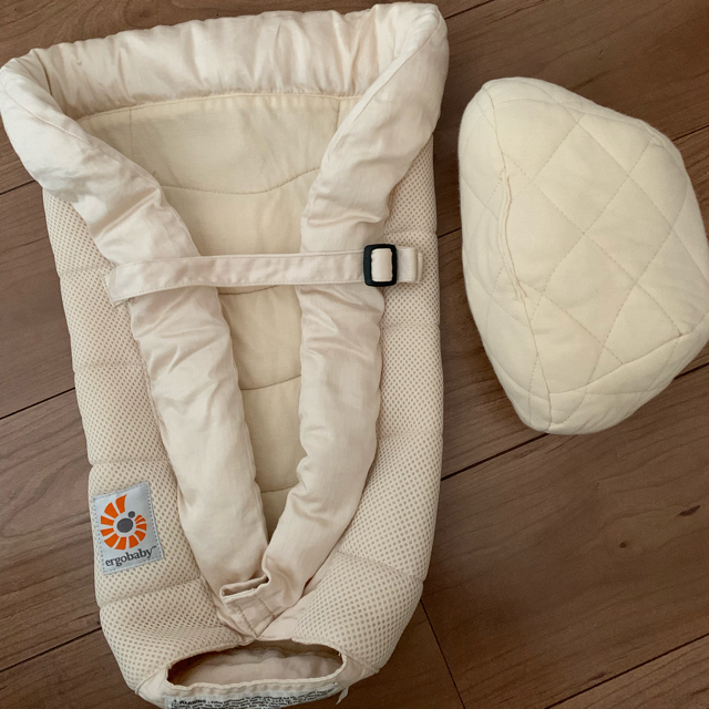 Ergobaby(エルゴベビー)のエルゴインサート キッズ/ベビー/マタニティのキッズ/ベビー/マタニティ その他(その他)の商品写真