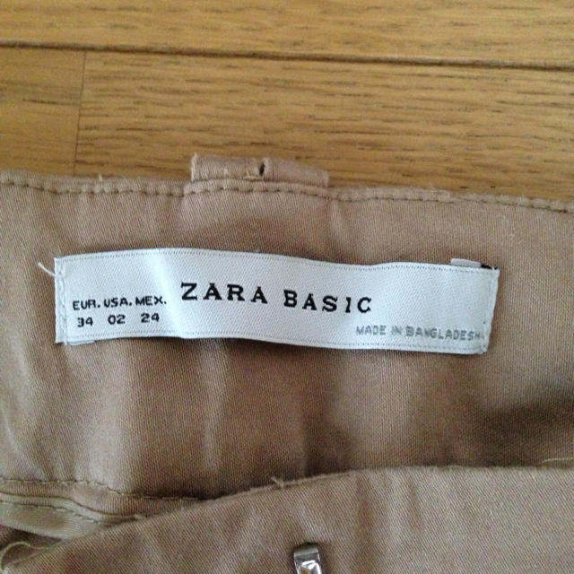 ZARA(ザラ)のZARA 七分パンツ レディースのパンツ(クロップドパンツ)の商品写真