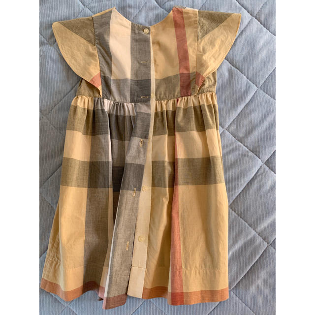 BURBERRY(バーバリー)のご専用☆バーバリーキッズ ワンピース ４Y キッズ/ベビー/マタニティのキッズ服女の子用(90cm~)(ワンピース)の商品写真