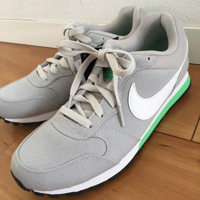 NIKE(ナイキ)の新品 NIKE  ウィメンズ MD ランナー 2 レディースの靴/シューズ(スニーカー)の商品写真