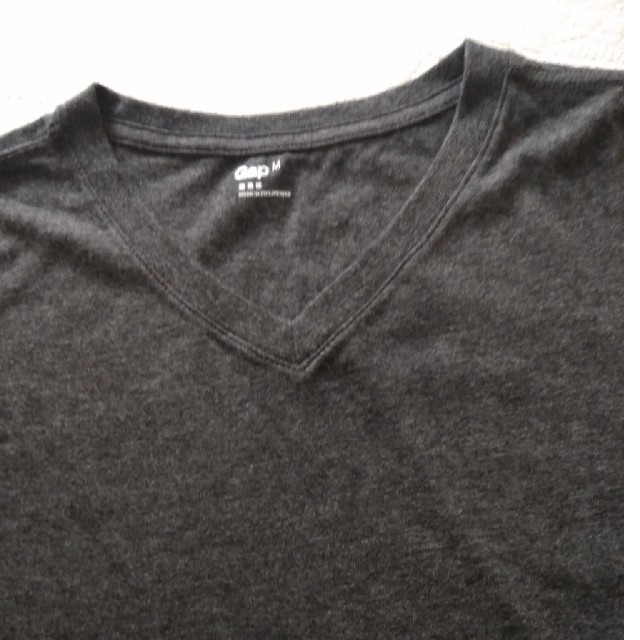 GAP(ギャップ)のGAP VネックTシャツ メンズのトップス(Tシャツ/カットソー(半袖/袖なし))の商品写真