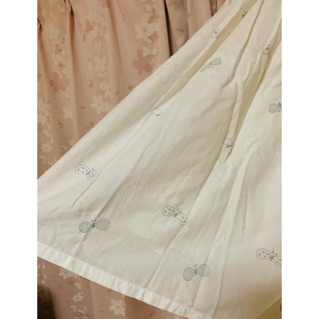 mina perhonen(ミナペルホネン)の最終お値下げ！minaperhonen choucho  スカート 白 レディースのスカート(ひざ丈スカート)の商品写真