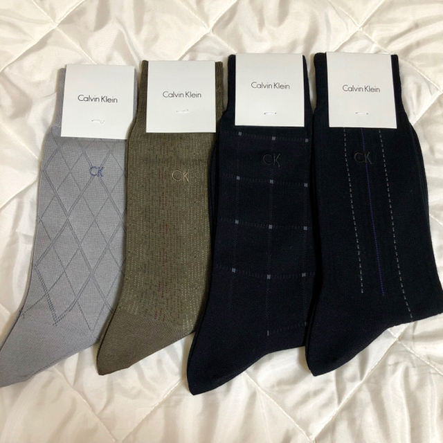 Calvin Klein(カルバンクライン)の新品★カルバンクライン★靴下★４足★25〜2６cm★グレー★ブラック★カーキ メンズのレッグウェア(ソックス)の商品写真