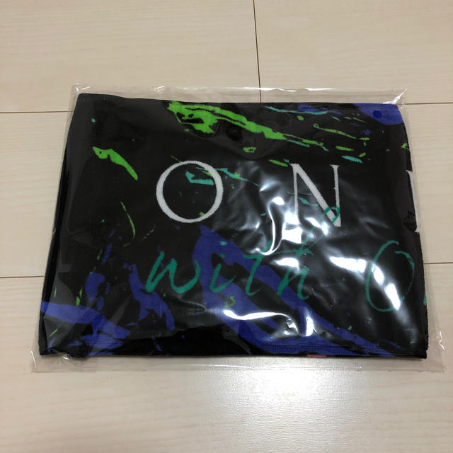 ONE OK ROCK(ワンオクロック)のONE OK ROCK グッズ エンタメ/ホビーのタレントグッズ(ミュージシャン)の商品写真