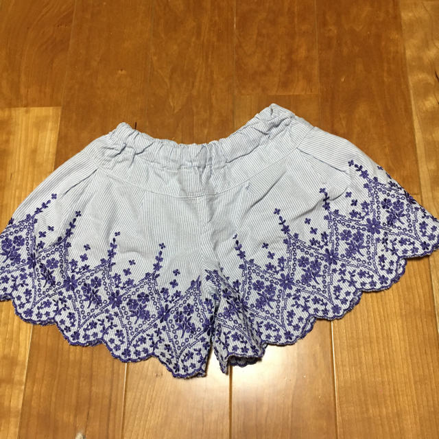 ANNA SUI mini(アナスイミニ)のANNA SUI 100の女の子パンツです。 キッズ/ベビー/マタニティのキッズ服男の子用(90cm~)(パンツ/スパッツ)の商品写真