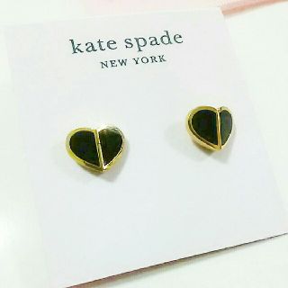 ケイトスペードニューヨーク(kate spade new york)の【新品】kate spade ケイトスペード ピアス ヘリテージ ブラック (ピアス)